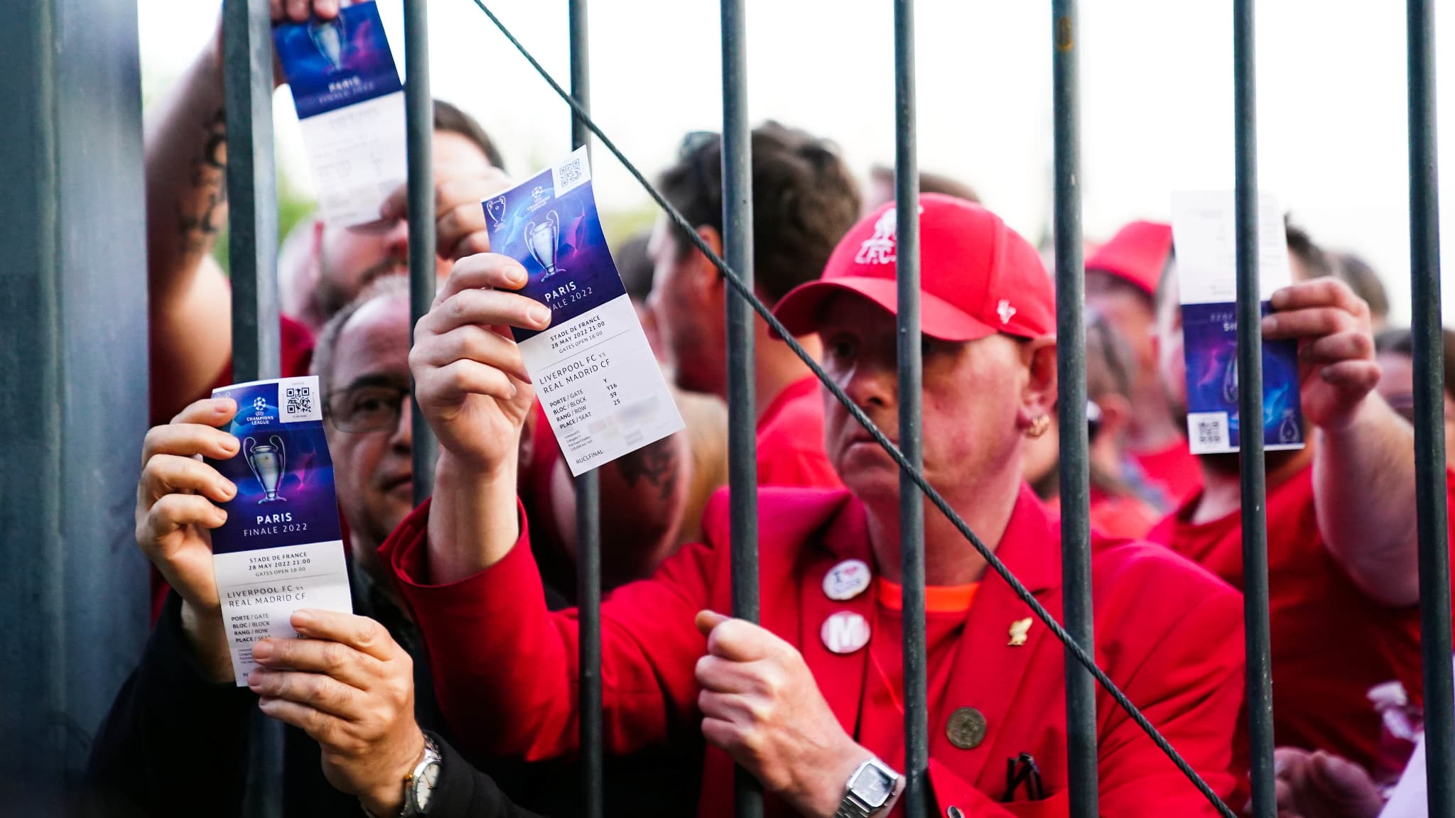 Liverpool supporters stuck at stade de France