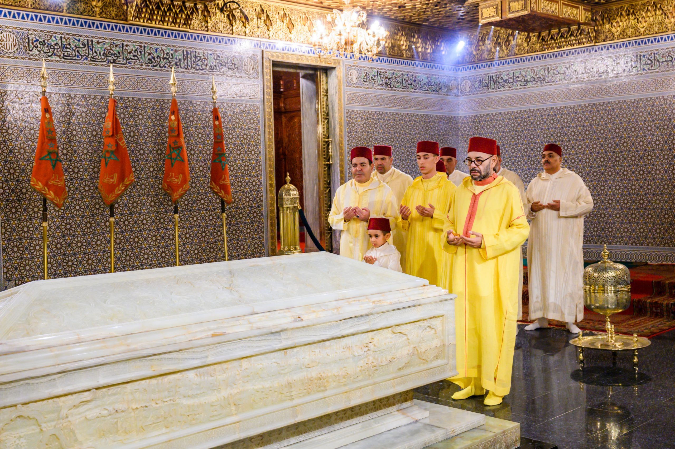 HM King Mohammed VI Visits Grave of Late King Mohammed V