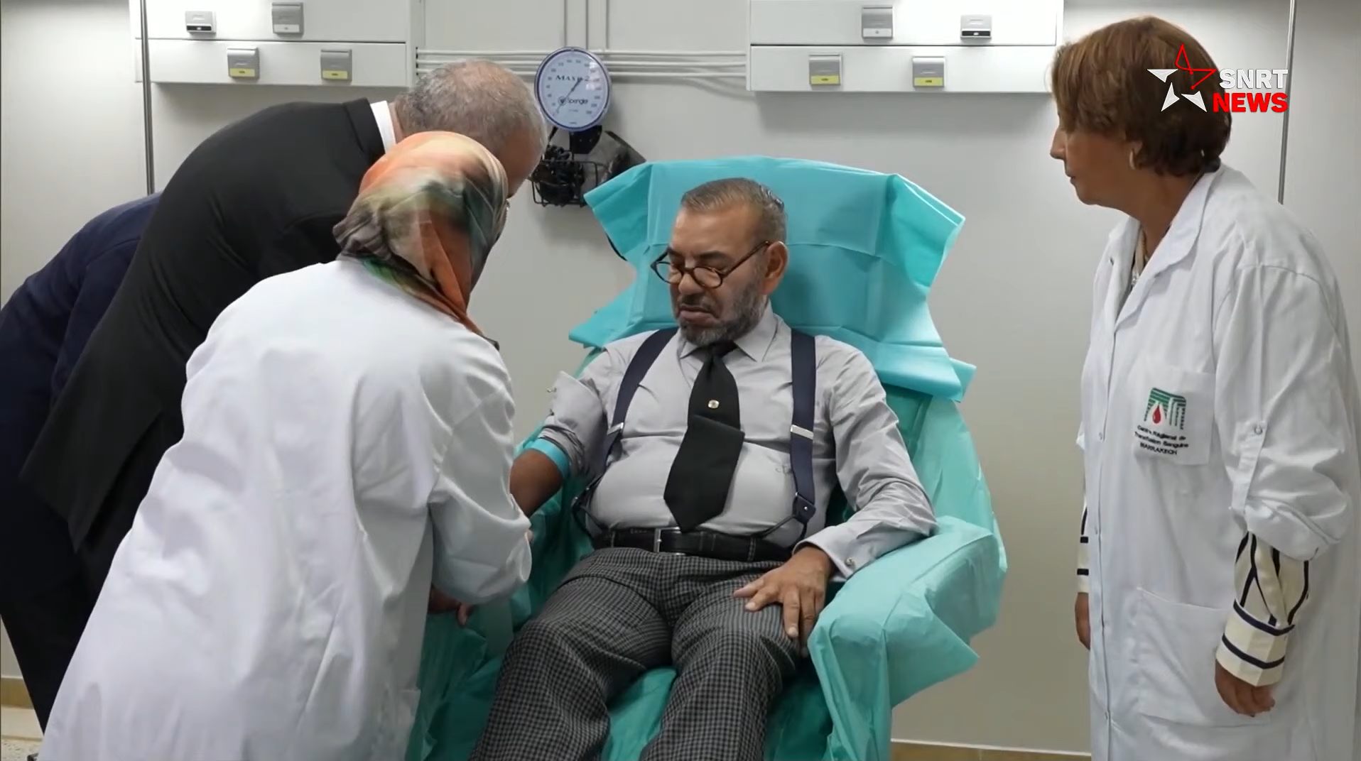 His Majesty King Mohammed 6 Donating Blood