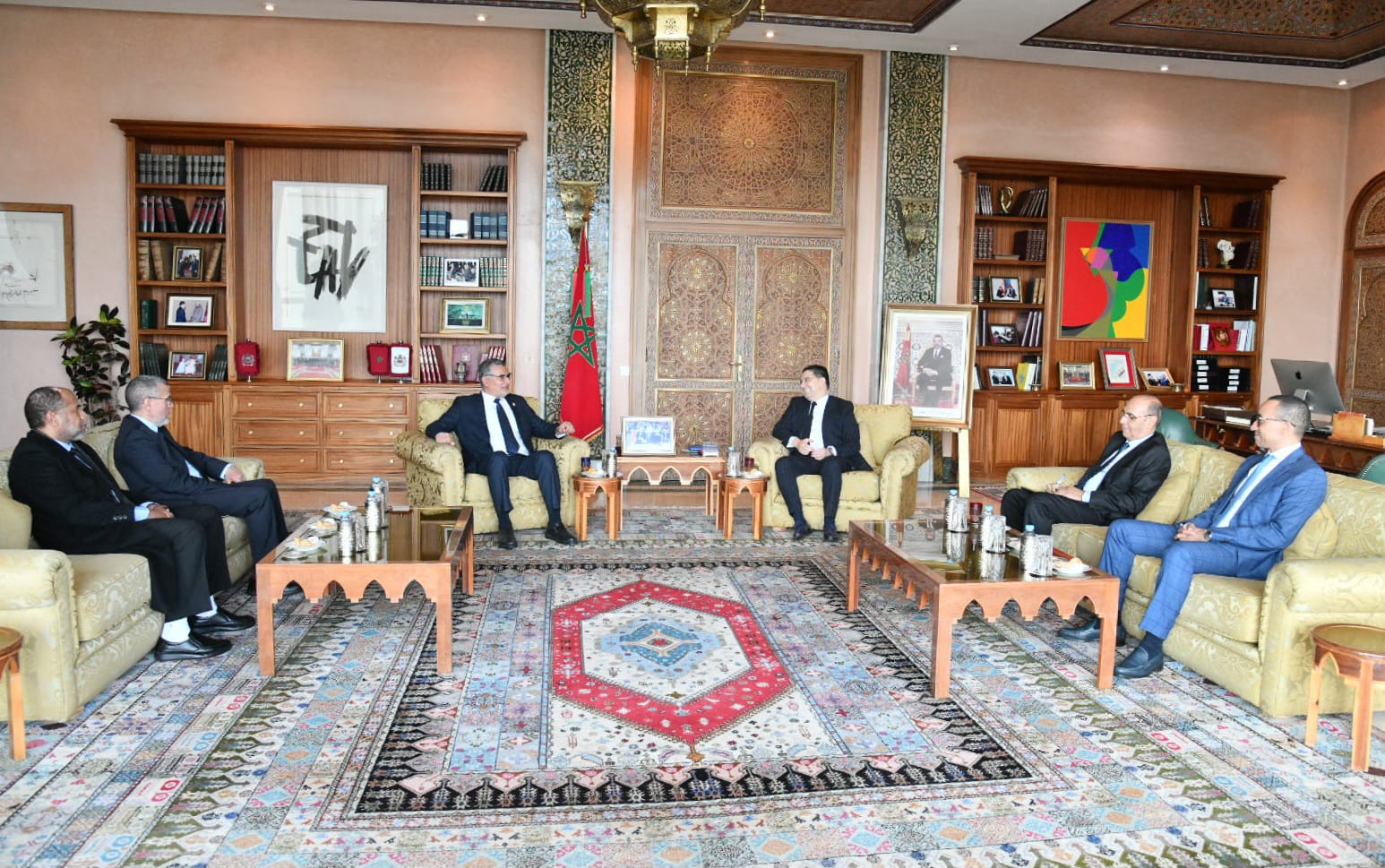 The Minister of Foreign Affairs, African Cooperation and Moroccan Expatriates, Nasser Bourita, stated, on December 7 in Rabat, that the organization of presidential and legislative elections in Libya is a fundamental process to meet the expectations and aspirations of the Libyan people. Speaking at a joint conference with the President of Libya’s High State Council, Muhammad Meftah Takala, Bourita stressed that Morocco, based on its constant positions on the situation in Libya, as defined by His Majesty King Mohammed VI, still considers that Libya can adopt a political process leading to elections, adding that Libyans hold the solution to the crisis that the country is currently facing. ''Today there is an opportunity that Libya’s institutions and protagonists must seize to find a solution,'' said Bourita, adding that Libyans hold the solution to the crisis that the country is currently facing. In this context, the Moroccan official noted that in terms of the balanced relations that the Kingdom maintains with all parties, Morocco's role consists of listening and promoting Libyan inter-governmental dialogue, as demonstrated during the talks in Skhirat, Bouznika and Tangier. Bourita also seized this opportuniy to emphasize that all the initiatives which the Kingdom carries in support of the brotherly Libyan people are based on Morocco’s conviction that the future of the region depends on the stability of Libya, noting that Libya is ''a supporting component in the future of North Africa and the Arab Maghreb''.