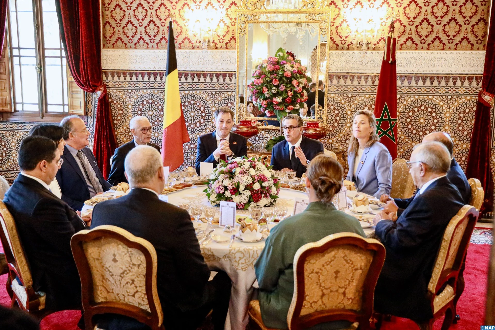 His Majesty King Mohammed VI offered, on April 15 in Rabat, a luncheon in honor of Belgian Prime Minister, Alexander De Croo, and the delegation accompanying him, chaired by Head of Government Aziz Akhannouch.